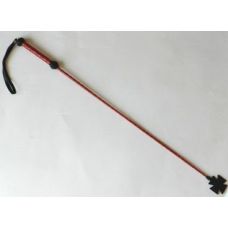 Плетеный длинный красный лаковый стек с наконечником-крестом - 85 см.