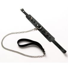 Черный ошейник с шипами и поводком Черный ошейник с шипами и поводком