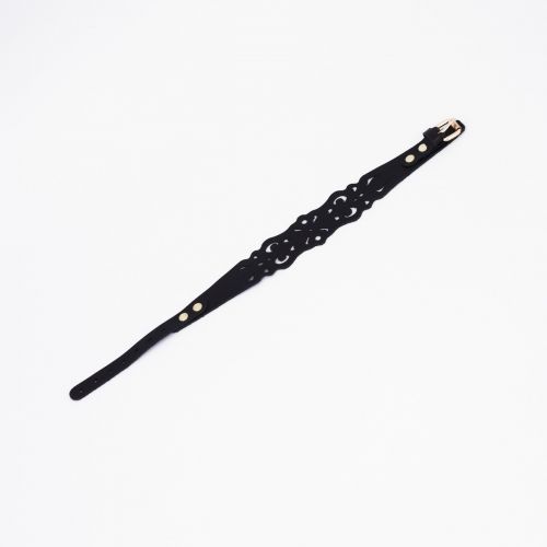 Черный ажурный чокер с золотистой фурнитурой