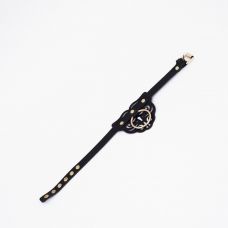 Черный чокер с клепками и золотистой фурнитурой Черный чокер с клепками и золотистой фурнитурой