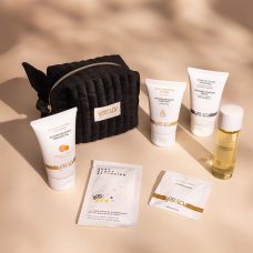 Набор YESforLOV La Trousse Enchantée в черной косметичке Набор YESforLOV La Trousse Enchantée в черной косметичке